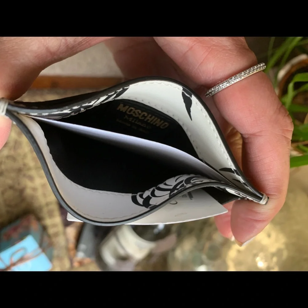 Authentic MOSCHINO stripes design Leather Logo card case - Picture 6 of 10